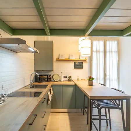 Modern With Parking, Wi-fi & Smarttv