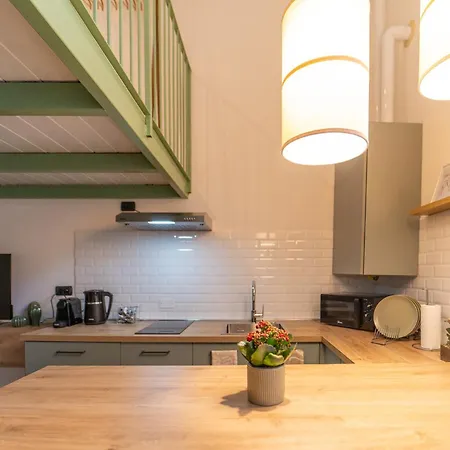 Modern With Parking, Wi-fi & Smarttv Daire