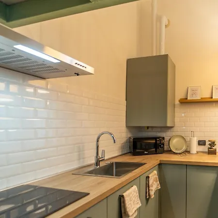 Daire Modern With Parking, Wi-fi & Smarttv *